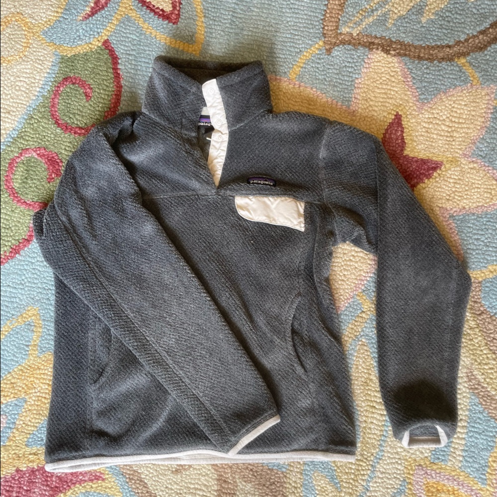 Woman’s Med Patagonia Snap Pullover Fleece